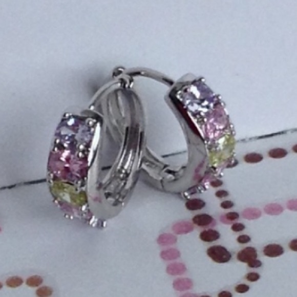 Jewelry - NEW🌸Trio Topaz Huggie 925 Silver Earrings🌸